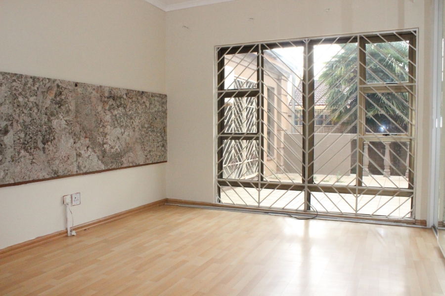 5 Bedroom Property for Sale in Van Der Hoff Park North West